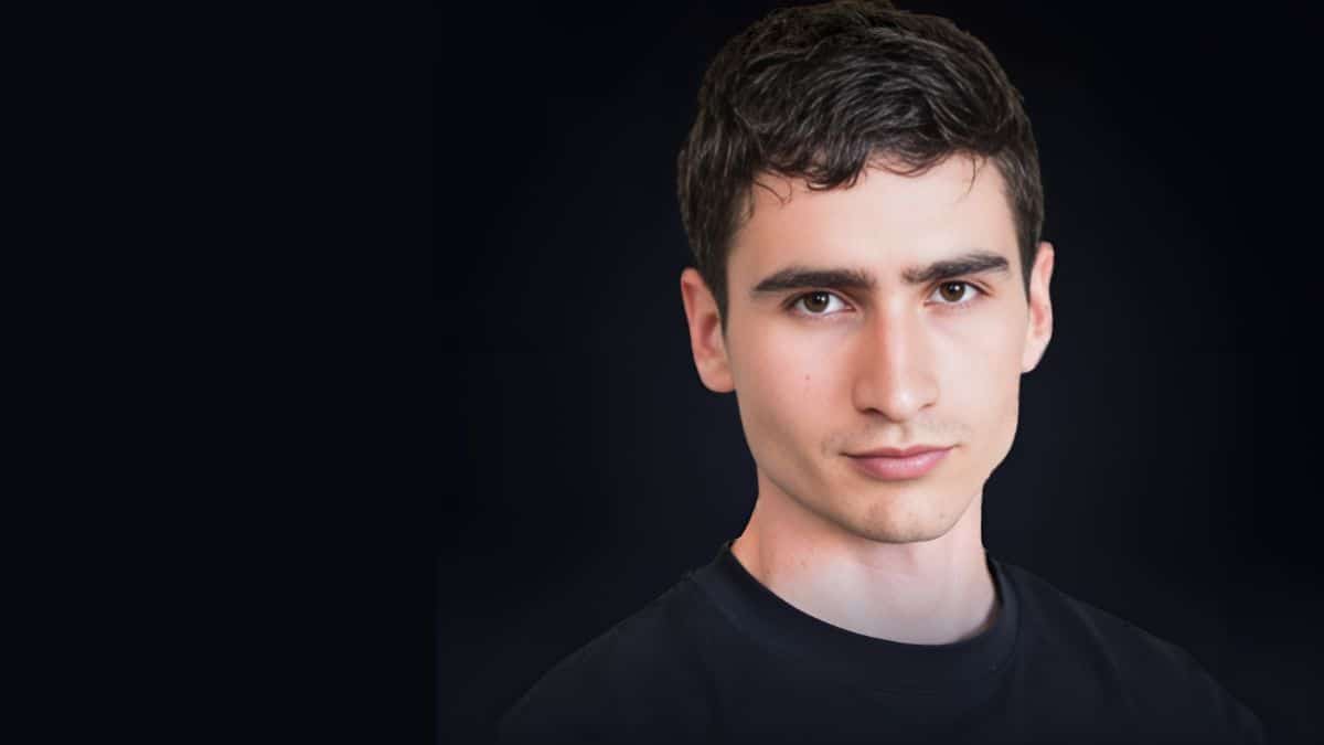 Antoine BM, de son vrai nom Antoine Blanchemaison, est un infopreneur et créateur de contenu français